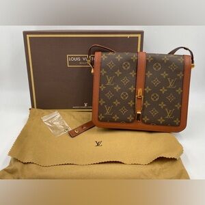 RARE Louis Vuitton Rond Point